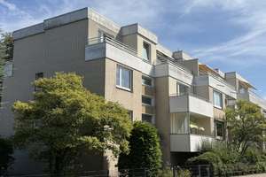 Hannover-Waldheim: Exzellente 2.-Zi.-Whg. mit Penthouse-Charakter, 3x  Balkone,  Garage - Top Lage!