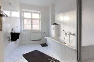 Familiennest mit Wanne, Dusche und kleinem Balkon – Westring 25, 39108 Stadtfeld Ost, Magdeburg – Vorschaubild 1