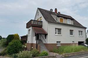 !PROVISIONSFREI! Einfamilienhaus in Schwalmstadt-Niedergrenzebach: 7 Zimmer/164 m², Balkone, Garten, – Die vollständige Adresse der Immobilie erhältst du vom Anbieter., 34613 Schwalmstadt – Vorschaubild 2