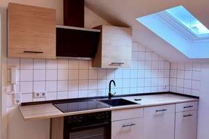 Lichtdurchflutete 2-Zimmer-DG-Wohnung in Poppelsdorf – renoviert & mit EBK