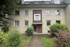 Schöne & helle 2,5 Zimmerwohnung mit Badewanne & neuer EBK