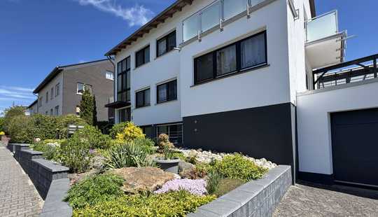 Bild von Großzügiges und sehr gepflegtes 2 Familienhaus mit Einliegerwohnung in Tsst-Wehen zu verkaufen!