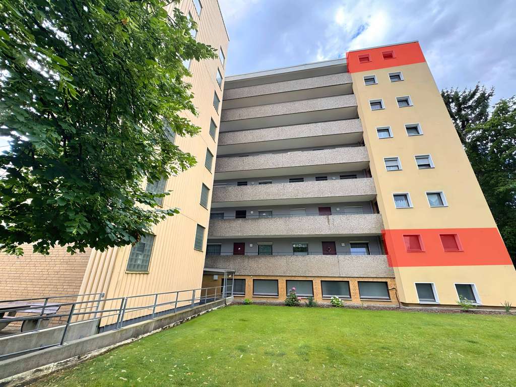 Immobilie in Garbsen - Zwei 2-Zimmer-Wohnungen mit Balkon und Aufzug - Bild 1