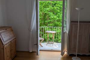 Charmante 2,5-Zimmer Wohnung im 3. OG mit Balkon in Schwabing