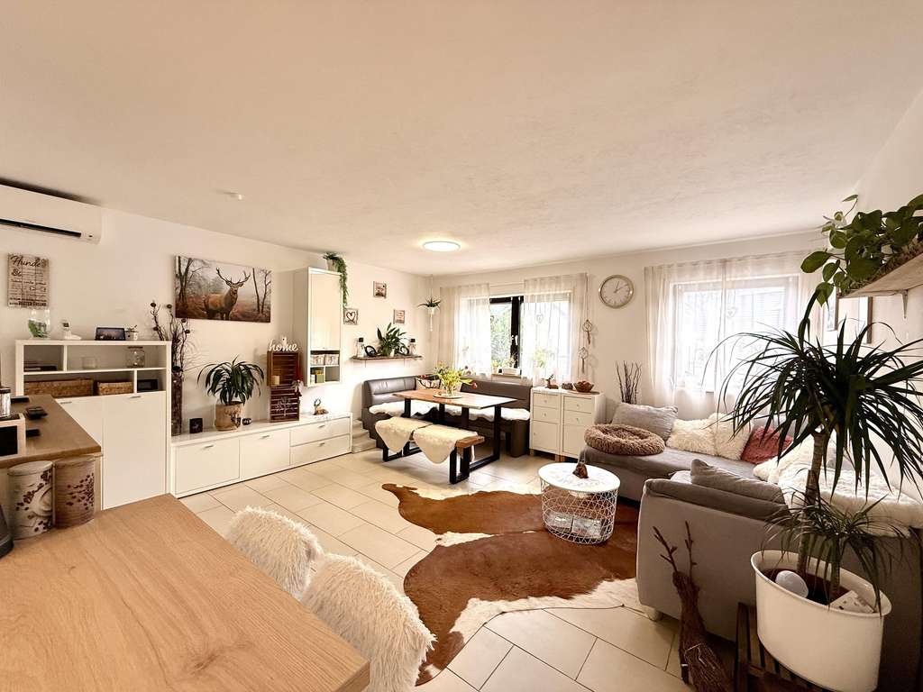 Immobilie in Saarwellingen - Sanierte Wohnung mit Gartenanteil in Saarwellingen-Schwarzenholz! - Bild 3