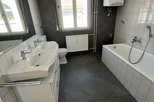 Musikerviertel,sonnige 2-Zi-Wohnung, Wohnküche,Bad,Parkettt, 1.OG – Die vollständige Adresse der Immobilie erhältst du vom Anbieter., 76185 Weststadt, Karlsruhe – Vorschaubild 3