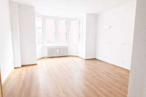 Wohnen oder Vermieten in zukünftig modernisiertem 1-Zimmer-Seniorenapartment – Die vollständige Adresse der Immobilie erhältst du vom Anbieter., 76133 Innenstadt-West, Karlsruhe – Vorschaubild 1