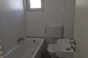 Frisch renovierte 2.5-Zimmer-Wohnung  – Die vollständige Adresse der Immobilie erhältst du vom Anbieter., 60437 Kalbach-Riedberg, Frankfurt am Main – Vorschaubild 2