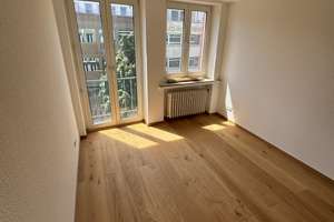 Leben im Herzen der Stadt *helle Wohnung*modern gestaltet*Parkettböden