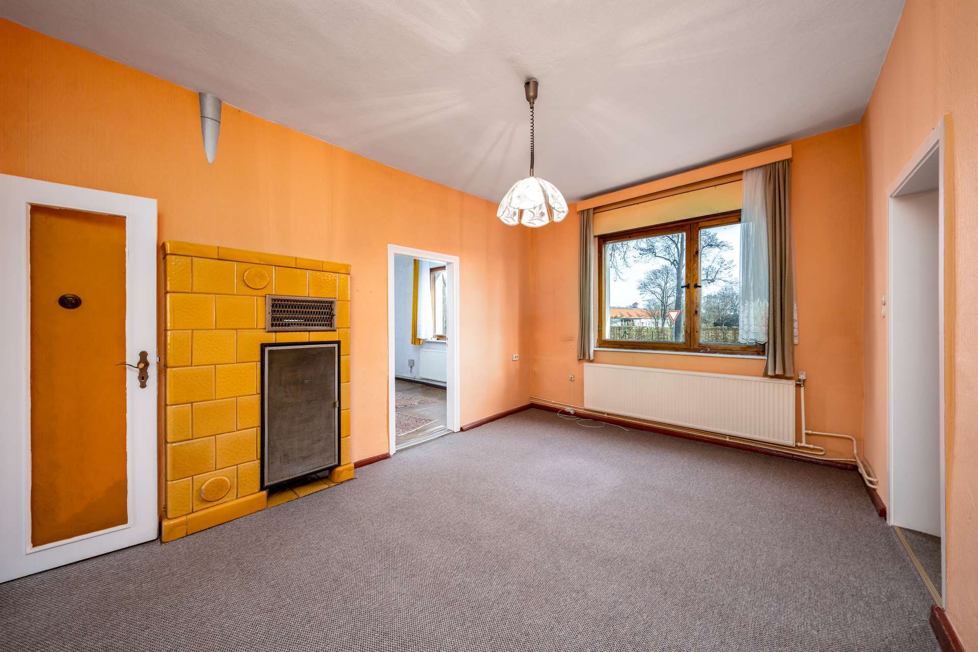 Geräumiges Einfamilienhaus & 2 Garagen auf großem Grundstück vis a vie zum Schlosspark Neuhardenberg, Märkisch Oderland Kreis – Bild 4