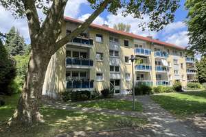 3,5-Zimmer Wohnung in Bochum Wiemelhausen mit Balkon Garten Parkplatz großem Keller und Trockenraum