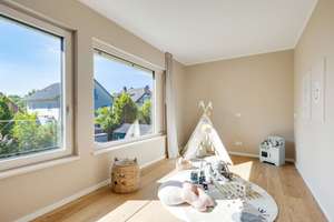 Neubau: Stylische Architekten-Haushälfte mit 4 Schlafzimmern und Spabereich in Holzbauweise – Die vollständige Adresse der Immobilie erhältst du vom Anbieter., 80939 Obere Isarau, München – Vorschaubild 8