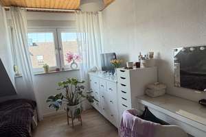 Großzügige 3-Zimmer Dachgeschosswohnung  mit Balkon und EBK in Düsseldorf-Wersten – Die vollständige Adresse der Immobilie erhältst du vom Anbieter., 40589 Wersten, Düsseldorf – Vorschaubild 8
