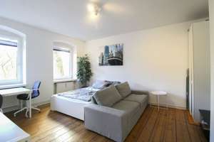 Bezugsfrei: Gefragte 1-Zimmer-Wohnung mit Altbaucharme im begehrten Stadtteil Charlottenburg  – Die vollständige Adresse der Immobilie erhältst du vom Anbieter., 14059 Charlottenburg, Berlin – Vorschaubild 2
