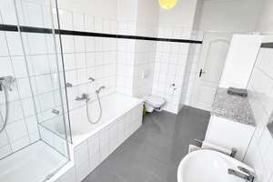 Großzügige Altbauwohnung mit Balkon & Stellplatz in Krefeld-Uerdingen – 47829 Uerdingen, Krefeld – Vorschaubild 8