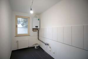Anbau, eigene Terrasse, wie Bungalow! Wohnbereich gefliest, alles frisch weiß! – 46049 Lirich-Nord, Oberhausen – Vorschaubild 7