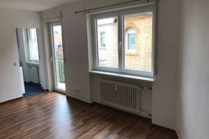 TOP: Gepflegte 1-Zi.-Wohnung in ruhiger u. zentraler Lage *Balkon, Küchenzeile, Keller*