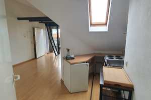 Freundliche, ruhige 2-Zimmer-DG-Wohnung mit Balkon in Citynähe – Ahlemer Straße 7, 30451 Hannover – Vorschaubild 3