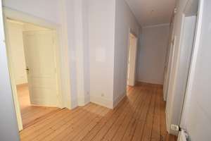 BESTES NORDEND: 4-Zi.-STIL-ALTBAU m. gr. BALKON, DIELENBODEN, FLÜGELTÜR, EBK, WANNENBAD – Die vollständige Adresse der Immobilie erhältst du vom Anbieter., 60318 Nordend-West, Frankfurt am Main – Vorschaubild 2