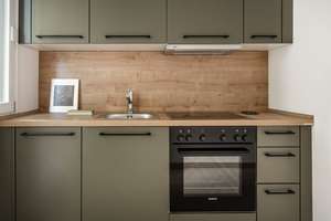 City Apartment mit 2 Balkonen, EBK, Parkett, 3 Minuten von der Alten Oper