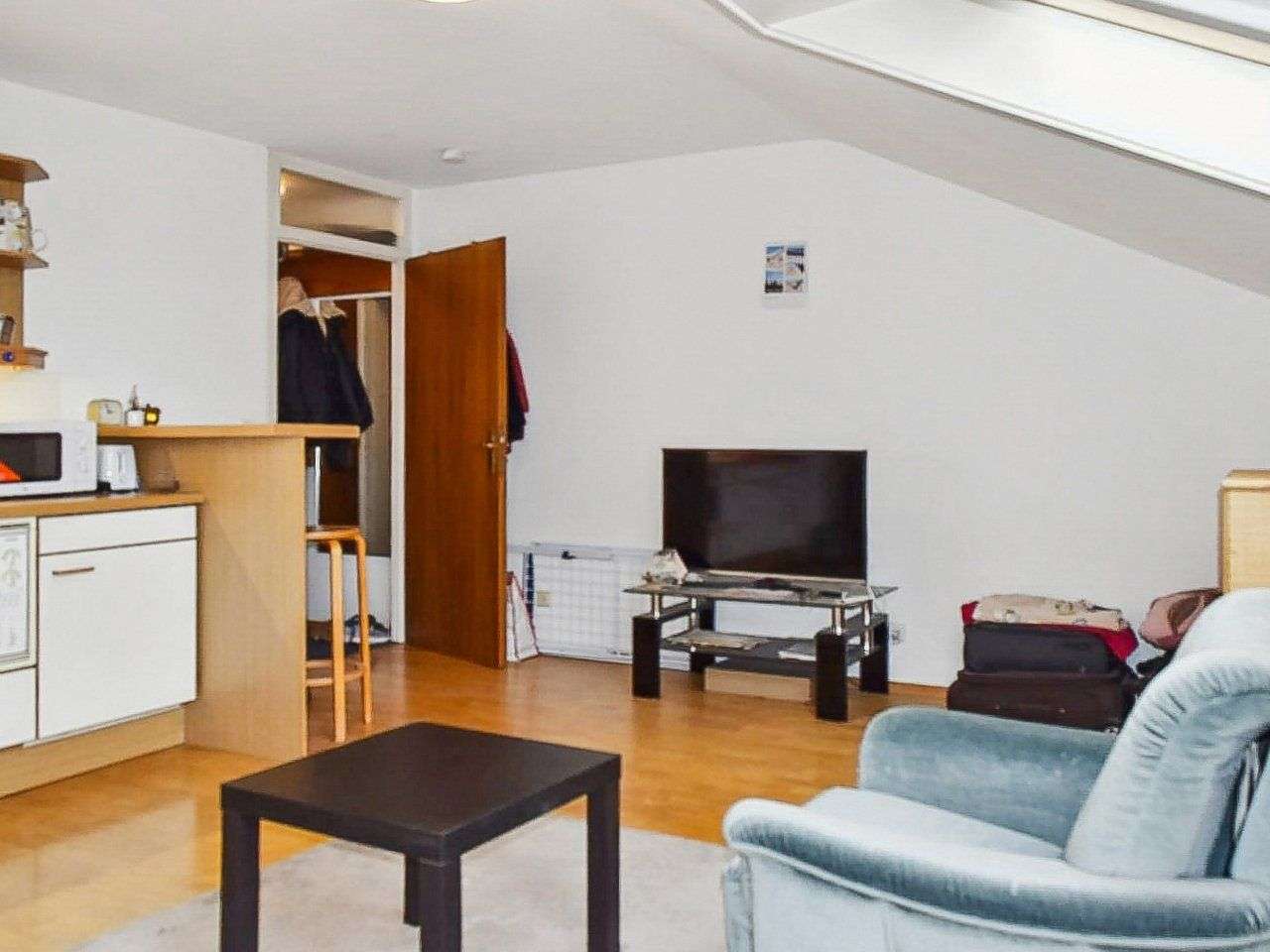 Immobilie in Sindelfingen - Vermietetes 1-Zimmer-Dachgeschoss-Apartment in perfekter Lage Sindelfingens - Bild 2