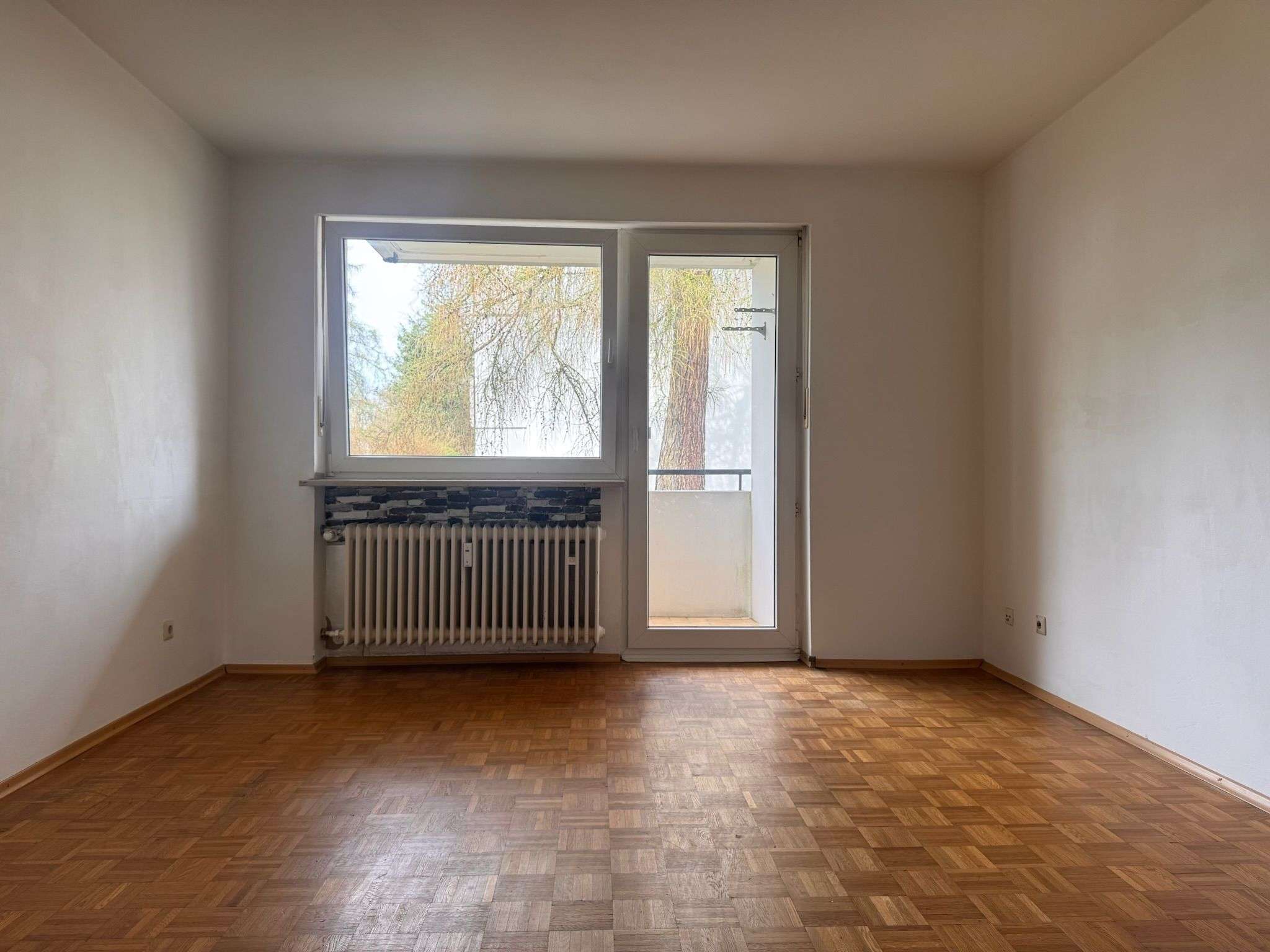 3-Zimmer-Wohnung mit Balkon in ruhiger Wohnlage mit Potenzial in München, München – Bild 1
