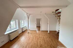 ++ Über den Dächern Lübecks: Großzügige Dachgeschosswohnung direkt an der Trave ++