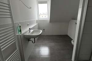 Erstbezug 2026 – großzügige 3-Zimmer-Dachgeschosswohnung mit Loggia – Die vollständige Adresse der Immobilie erhältst du vom Anbieter., 55118 Neustadt, Mainz – Vorschaubild 3
