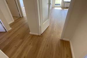 Frisch renovierte 2,5 Zimmer-Wohnung in der 4.Etage mit Balkon und Wannenbad – Klipperstr. 18, 23558 Buntekuh, Lübeck – Vorschaubild 3