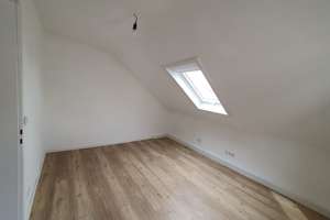 Schöne fünf Zimmer Altbauwohnung in Stuttgart, Bad Cannstatt – Die vollständige Adresse der Immobilie erhältst du vom Anbieter., 70372 Kurpark, Stuttgart – Vorschaubild 9