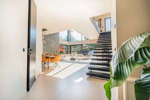 Bauhaus mit KfW-40 und separater Einliegerwohnung - rund 547 m² Wohn- und Nutzfläche in Kirchhörde.