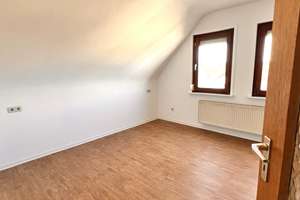 Frisch renoviert: Helle 4 Zi-DG-Whg. (ca. 64 m²) mit großem Bühnenraum in Cannstatt – Die vollständige Adresse der Immobilie erhältst du vom Anbieter., 70372 Kurpark, Stuttgart – Vorschaubild 9