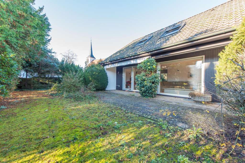 Immobilie in Bickenbach - Einfamilienhaus mit vielen großen Zimmern, schönes Südgrundstück und super großer Keller - Bild 2