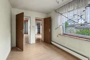 Renovierungsbedürftiges Einfamilienhaus mit 2 Garagen - ideal für Familien - in Nürnberg-Gebersdorf – Die vollständige Adresse der Immobilie erhältst du vom Anbieter., 90449 Röthenbach West, Nürnberg – Vorschaubild 11