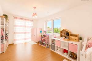 Großzügige 4-Zimmer-Maisonettewohnung mit Garten in begehrter Lage von Ingolstadt – Die vollständige Adresse der Immobilie erhältst du vom Anbieter., 85055 Mailing, Ingolstadt – Vorschaubild 2