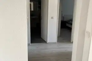 Geschmackvolle 2,5-Raum-Wohnung mit Balkon in Düsseldorf – Düsseldorf – Vorschaubild 8