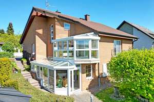 Komfort-Klinkerhaus auf über 1.600 m² Traumgrundstück in reizvoller Fernblicklage von Elgershausen – Die vollständige Adresse der Immobilie erhältst du vom Anbieter., 34270 Schauenburg – Vorschaubild 1