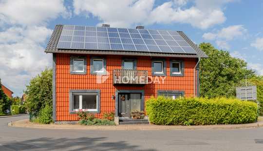 Bild von Schraubertraum mit Wohnkomfort: freistehendes EFH, Doppelgarage, Werkstatt & PV in ländlicher Lage