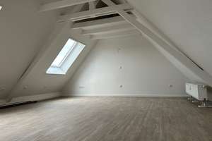 Worringen, sanierte 3 Zimmer DG Wohnung mit Balkon – Hackenbroicher Str. 109, 50769 Worringen, Köln – Vorschaubild 1