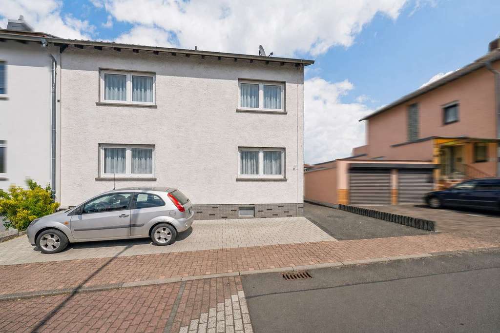 Immobilie in Freigericht - Doppelhaushälfte mit 2 Wohnungen und großem Garten in TOP-Wohnlage - Bild 1