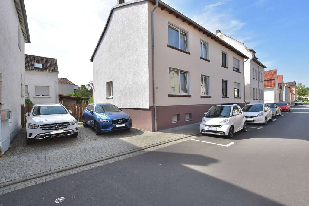 +++ ANFRAGE-STOPP +++ Gepflegte Doppelhaushälfte mit Süd-Garten, Carport, 5 Zimmern & neuer Heizung