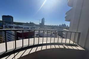 Über den Dächern von Frankfurt: Moderne 1-Zimmer-Wohnung mit einzigartigem Balkon – Ferdinand-Happ-Straße 25, 60314 Ostend, Frankfurt am Main – Vorschaubild 4