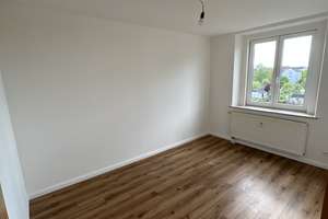 Was koche ich denn heute? - Schicke 3-Raum mit EBK und Balkon – Hofer Str. 34, 9130 Sonnenberg, Chemnitz – Vorschaubild 9