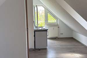1-Zimmer Dachgeschosswohnung mit ca 35 qm ab sofort zu vermieten!!
