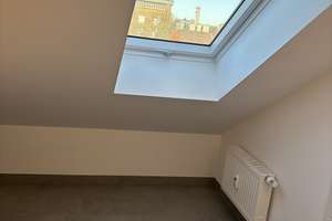 Charmante 2-Zimmer-Wohnung im Dachgeschoss am Dreiecksplatz in Kiel – Koldingstraße 8, 24105 Brunswik, Kiel – Vorschaubild 9