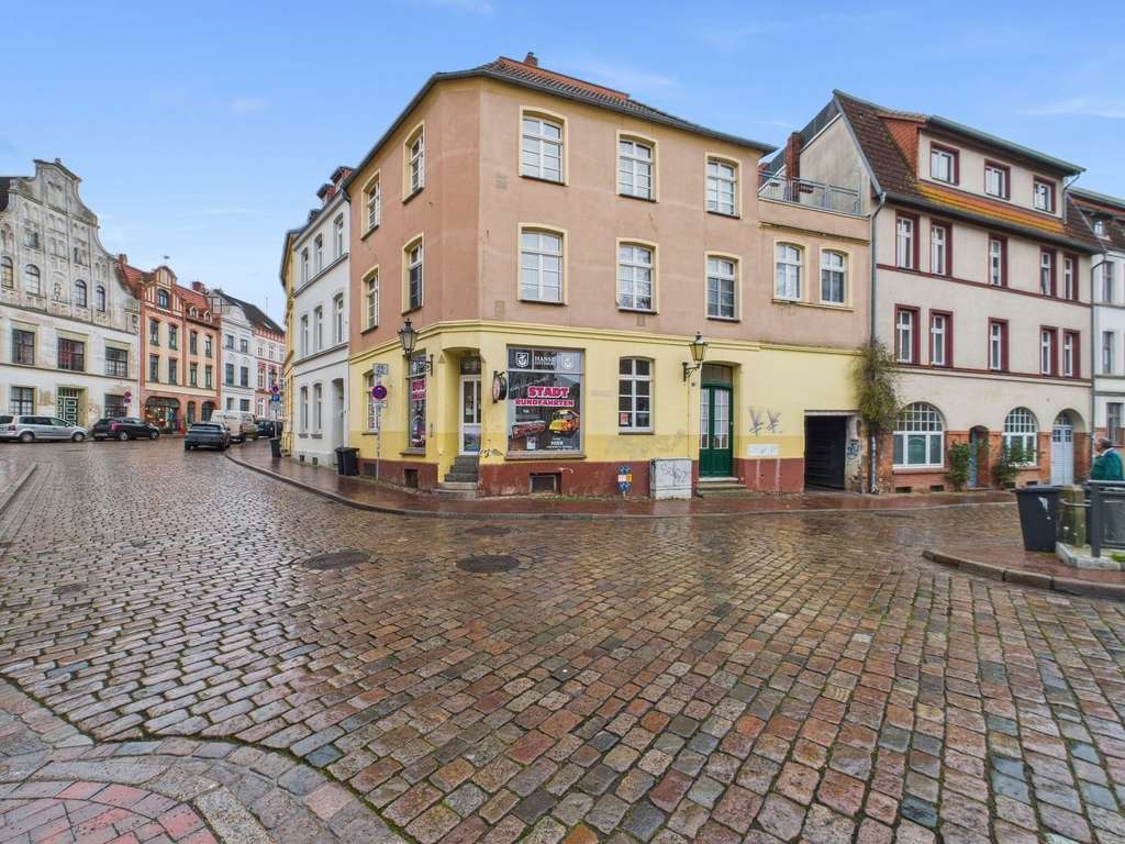 Immobilie in Wismar - Wohn- und Geschäftshaus an der Grube in der Wismarer Altstadt – vielseitig nutzbar - Bild 0