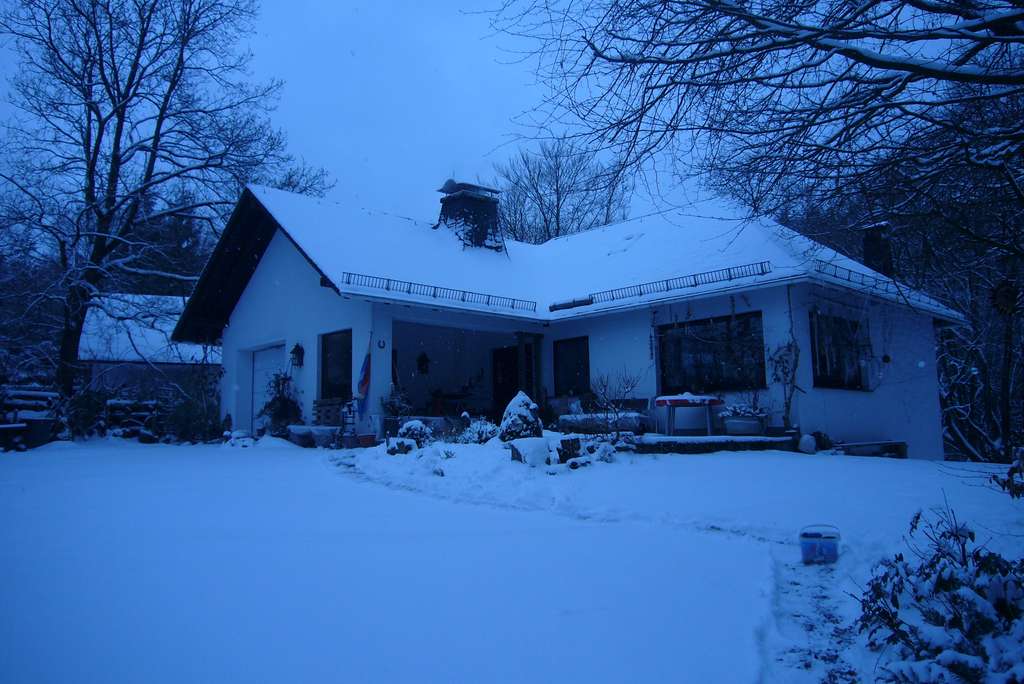 Immobilie in Diemelsee - Gepflegter Winkelbungalow im kl. FerienhsGebiet, 4 Einh. im priv.Besitz u. Nutzung, mit Erstwohnsitz - Bild 1