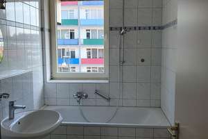 3-Zimmer-Wohnung mit Aufzug, Balkon und Garage in Zentrumsnähe – Leyentalstraße 100, 47799 Cracau, Krefeld – Vorschaubild 11
