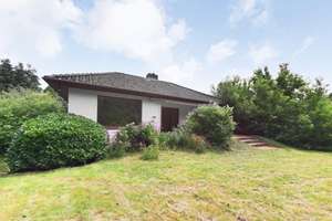 Bungalow mit Vollkeller und Doppelgarage