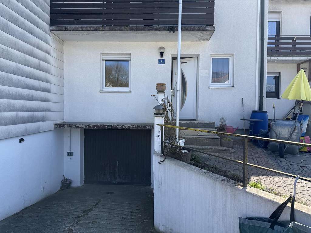Immobilie in Haiming - Solides Reihenmittelhaus mit Garage und Garten in Stammham - Bild 1